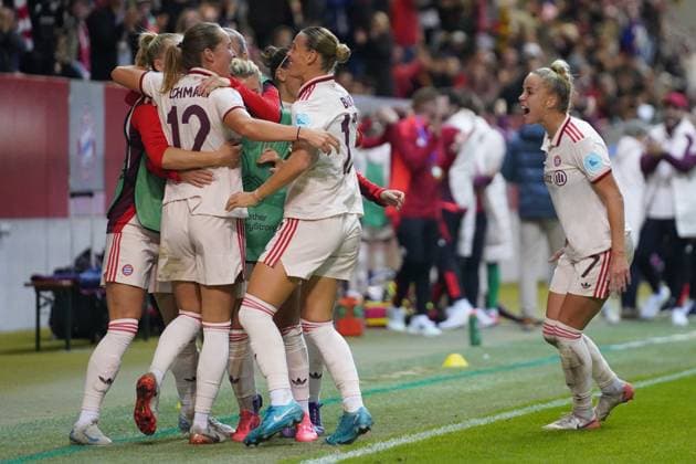 Sydney Lohmann 12 FC Bayern , Klara Bühl 17 FC Bayern , and Giulia Gwinn 7 FC Bayern celebrate the 2-1 goal during the UEFA Womens Champions League match FC Bayern Munich Arsenal Women Football Club on 09 10 2024