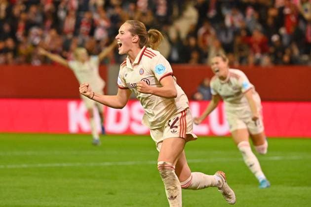 Goal celebration Sydney LOHMANN FCB after goal to 2 1,cheering,joy,enthusiasm,action FC Bayern Muenchen FC Arsenal Womens Champions League on 09 10 2024 FC BAYERN CAMPUS