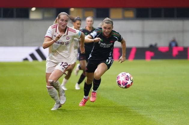 Sydney Lohmann 12 FC Bayern and Katie Mc Cabe 11 Arsenal in action at the UEFA Womens Champions League match FC Bayern Munich Arsenal Women Football Club on 09 10 2024