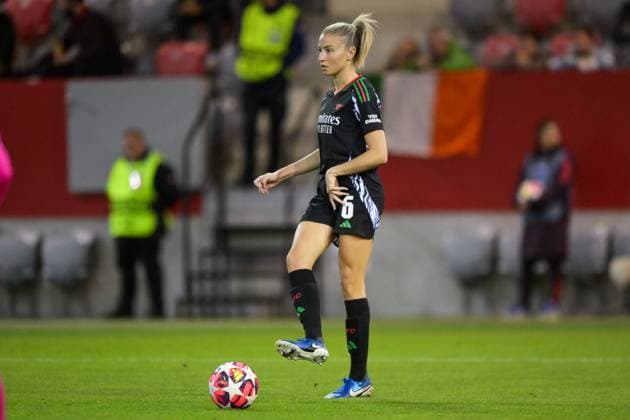 Soccer, UEFA Womens Champions League, 20241009, FC Bayern Munich Arsenal WFC In the picture Leah WILLIAMSON Arsenal WFC, 6 Munich FC Bayern Campus Bayern Germany Copyright: Passion2Press MarkusxFischerx