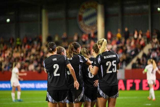 Soccer, UEFA Womens Champions League, 20241009, FC Bayern Munich Arsenal WFC In the picture Arsenal goal celebration cheers goal 0 1 Munich FC Bayern Campus Bayern Germany Copyright: Passion2Press MarkusxFischerx