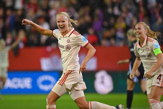 Goal celebration Pernile HARDER FCB after goal to 4 2, jubilation,joy,enthusiasm,action FC Bayern Muenchen FC Arsenal Womens Champions League on 09 10 2024 FC BAYERN CAMPUS