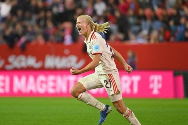 Goal celebration Pernile HARDER FCB nch goal to 3 2, jubilation, joy, enthusiasm, action FC Bayern Muenchen FC Arsenal Womens Champions League on 09 10 2024 FC BAYERN CAMPUS