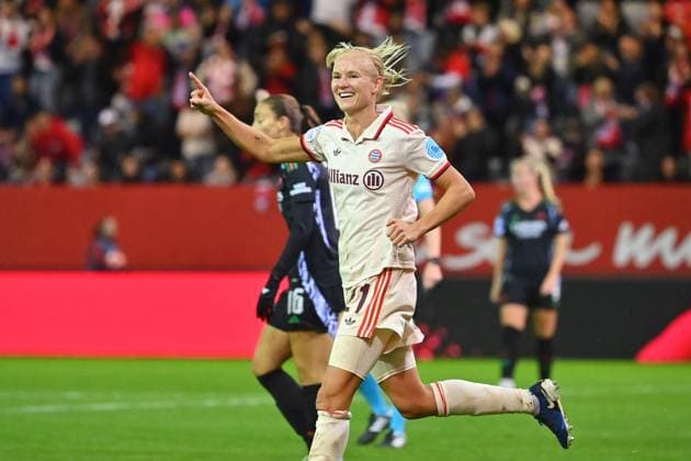 Goal celebration Pernile HARDER FCB after goal to 4 2, jubilation,joy,enthusiasm,action FC Bayern Muenchen FC Arsenal Womens Champions League on 09 10 2024 FC BAYERN CAMPUS