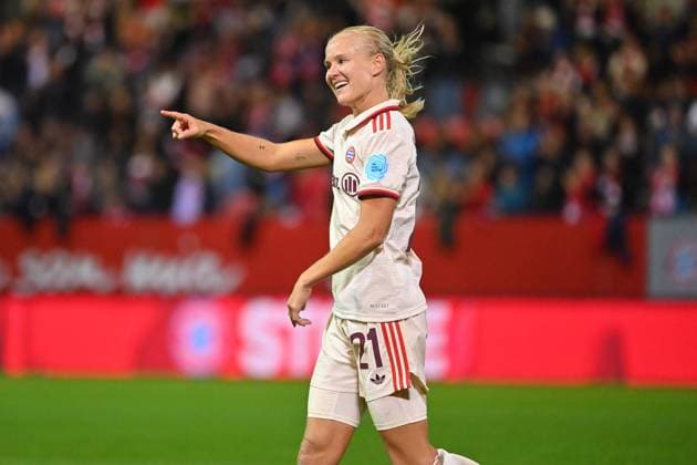 Goal celebration Pernile HARDER FCB after goal to 4 2, jubilation,joy,enthusiasm,action FC Bayern Muenchen FC Arsenal Womens Champions League on 09 10 2024 FC BAYERN CAMPUS