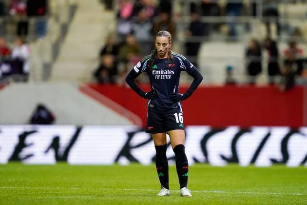Munich, Germany, October 9th 2024: Rosa Kafaji (16 Arsenal) looks dejected and disappointed after their loss during the UEFA Womens Champions League Group stage football match between FC Bayern Munich and Arsenal FC at FC Bayern Campus in Munich, Germany. (Daniela Porcelli SPP) Copyright: xDanielaxPorcellix xSPPx spp-en-DaPoSp-20241009-_DP13832