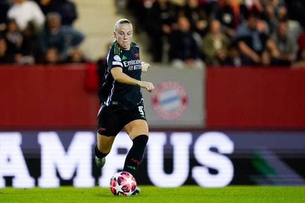 Munich, Germany, October 9th 2024: Beth Mead (9 Arsenal) controls the ball during the UEFA Womens Champions League Group stage football match between FC Bayern Munich and Arsenal FC at FC Bayern Campus in Munich, Germany. (Daniela Porcelli SPP) Copyright: xDanielaxPorcellix xSPPx spp-en-DaPoSp-20241009-_DP13837