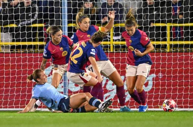 Manchester City Women v FC Barcelona, Barca Women UEFA Womens Champions League Naomi Layzell of Manchester City women scores during the UEFA Womens Champions League Group D match at Joie Stadium, Manchester UK Newspapers OUT Copyright: xKarlxVallantinex FIL-20747-0018