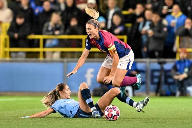 UEFA Women s Champions League - Group D - Manchester City v Barcelona Gemma Font of Barcelona Femeni is challenged by Laia Aleixandri of Manchester City Women during the UEFA Women s Champions League match - Group D - Manchester City vs Barcelona at Manchester City Academy Stadium, Manchester, United Kingdom, 9th October 2024 (Photo by Cody Froggatt News Images) Manchester Etihad Stadium Manchester United, ManU Kingdom Copyright: xCodyxFroggatt NewsxImagesx