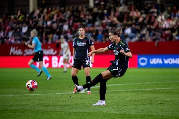 Steph Catley FC Arsenal, 07 on the ball, GER, FC Bayern Muenchen vs Arsenal WFC, Football UEFA Women™s Champions League, Group C, Matchday 1, 2024 2025 season, 09 10 2024 GER, FC Bayern Muenchen vs Arsenal WFC, Football UEFA Women™s Champions League, Matchday 1, 2024 2025 season, 09 10 2024 Muenchen Copyright: xEibner-Pressefoto Memmlerx EP_MMR