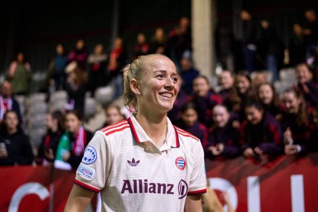 Lea Schueller FC Bayern Muenchen, 11 happy about the win, GER, FC Bayern Muenchen vs Arsenal WFC, Football UEFA Women™s Champions League, Group C, Matchday 1, 2024 2025 season, 09 10 2024 GER, FC Bayern Muenchen vs Arsenal WFC, Football UEFA Women™s Champions League, Matchday 1, 2024 2025 season, 09 10 2024 Muenchen Copyright: xEibner-Pressefoto Memmlerx EP_MMR