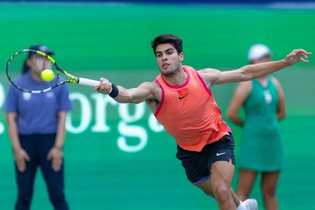 SHANGHAI, CHINA - OCTOBER 09: Carlos Alcaraz of Spain competes in the Men s Singles Round of 16 match against Gael Monfils of France on Day 10 of 2024 Shanghai Rolex Masters at Qi Zhong Tennis Centre on October 9, 2024 in Shanghai, China.  Copyright: xVCGx 111522739609