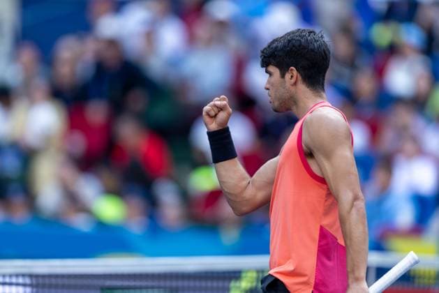 SHANGHAI, CHINA - OCTOBER 09: Carlos Alcaraz of Spain reacts in the Men s Singles Round of 16 match against Gael Monfils of France on Day 10 of 2024 Shanghai Rolex Masters at Qi Zhong Tennis Centre on October 9, 2024 in Shanghai, China.  Copyright: xVCGx 111522739629