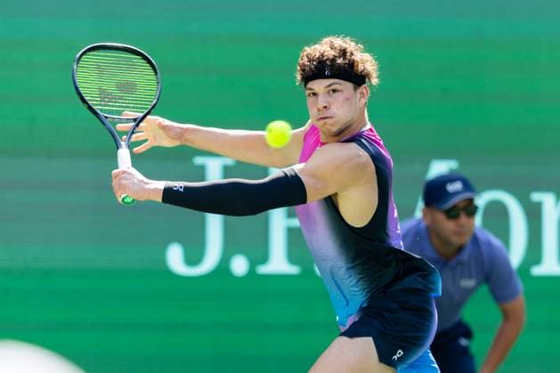 SHANGHAI, CHINA - OCTOBER 09: Ben Shelton of United States competes in the Men s Singles Round of 16 match against Jannik Sinner of Italy on Day 10 of 2024 Shanghai Rolex Masters at Qi Zhong Tennis Centre on October 9, 2024 in Shanghai, China.  Copyright: xVCGx 111522732487