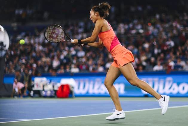 Tennis, WTA-Turnier in Wuhan WUHAN, CHINA - OCTOBER 09: Zheng Qinwen of China competes in the Women s Singles Round of 32 match against Jaqueline Cristian of Romania on day five of 2024 Wuhan Open at Optics Valley International Tennis Center on October 9, 2024 in Wuhan, Hubei Province of China.  Copyright: xVCGx 111522790841