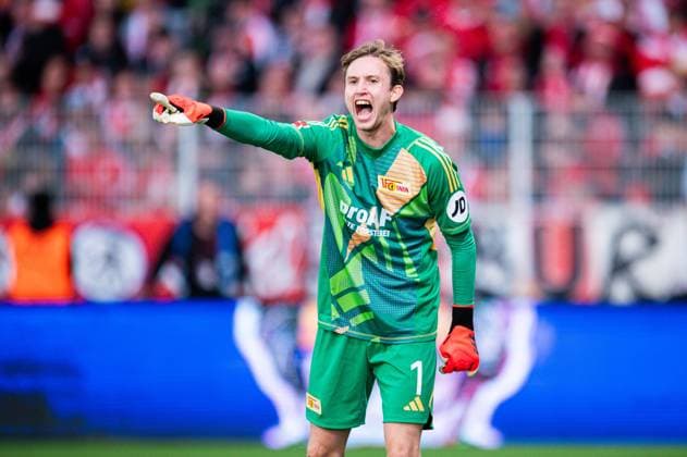 05 10 2024 Soccer, 2024 2025, 1 Bundesliga, 6 Matchday, 1 FC Union Berlin Borussia Dortmund Frederik Rönnow Union DFL REGULATIONS PROHIBIT ANY USE OF PHOTOGRAPHS AS IMAGE SEQUENCES AND OR QUASI VIDEO
