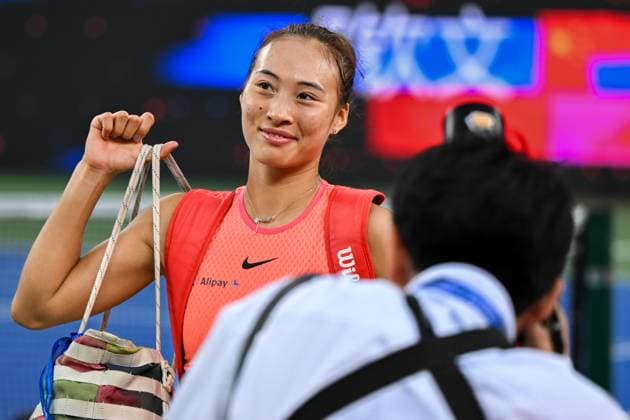(241010) -- WUHAN, Oct. 10, 2024 -- Zheng Qinwen reacts after the women s singles round of 16 match between Zheng Qinwen of China and Leylah Fernandez of Canada at the 2024 Wuhan Open tennis tournament in Wuhan, capital of central China s Hubei Province, Oct. 10, 2024. ) (SP)CHINA-WUHAN-TENNIS-WUHAN OPEN-WOMEN S SINGLES (CN) DuxZixuan 