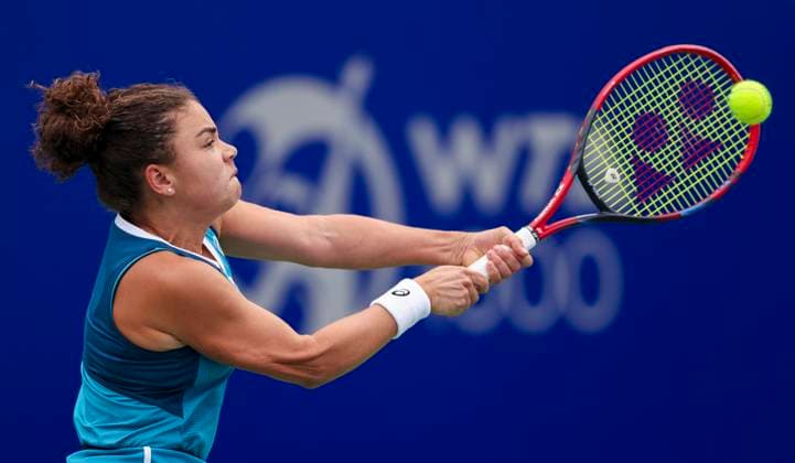 WUHAN, CHINA - OCTOBER 10: Jasmine Paolini of Italy competes in the Women s Singles Round of 16 match against Erika Andreeva of Russia on day five of 2024 Wuhan Open at Optics Valley International Tennis Center on October 10, 2024 in Wuhan, Hubei Province of China.  Copyright: xVCGx 111522981502