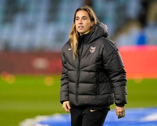 9th October 2024; Joie Stadium, Manchester, England; UEFA Womens Champions League Football, Manchester City versus Barcelona; Cata Coll of Barcelona women inspects the pitch before the match  ActionPlus12702117 StevenxFlynn