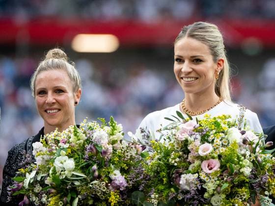Svenja Huth, Melanie Leupolz are bid farewell to the national team at the end of their careers, GER, Germany GER vs Austria AUT , DFB Womens National Team, UEFA Womens Football Womens Euro 2025 Qualifiers, Matchday 6, 16 07 2024 GER, Germany GER vs Austria AUT , DFB Womens National Team, UEFA Womens Football Womens Euro 2025 Qualifiers, Matchday 6, 16 07 2024 Hannover Copyright: xEibner-Pressefoto Memmlerx EP_MMR