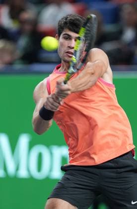 (241010) -- SHANGHAI, Oct. 10, 2024 -- Carlos Alcaraz hits a return during the men s singles quarterfinal match between Carlos Alcaraz of Spain and Tomas Machac of the Czech Republic at the ATP, Tennis Herren World Tour Shanghai Masters tennis tournament in Shanghai, east China, Oct. 10, 2024. ) (SP)CHINA-SHANGHAI-TENNIS-ATP TOUR-SHANGHAI MASTERS(CN) BaixXuefei 