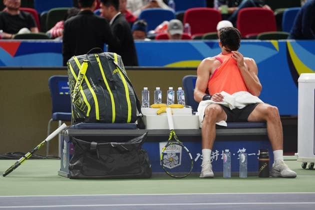 (241010) -- SHANGHAI, Oct. 10, 2024 -- Carlos Alcaraz reacts during the men s singles quarterfinal match between Carlos Alcaraz of Spain and Tomas Machac of the Czech Republic at the ATP, Tennis Herren World Tour Shanghai Masters tennis tournament in Shanghai, east China, Oct. 10, 2024. ) (SP)CHINA-SHANGHAI-TENNIS-ATP TOUR-SHANGHAI MASTERS(CN) XuxYanan 