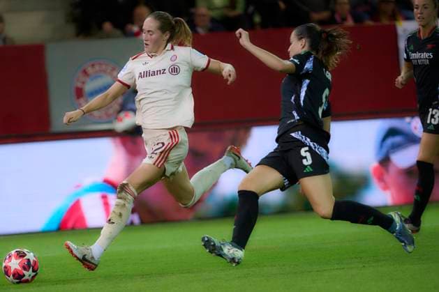 2024 25 UEFA Women™s Champions League FC Bayern Munich Women vs Arsenal WFC, Croup C, Matchday 1, Season 2024 2025, FC Bayern Munich Women vs Arsenal WFC, GER, 2024 10 09, FC Bayern Campus Munich, LOHMANN Sydney FC Bayern Munich 12 , PANEDAS Cordina Arsenal WFC 05 , sportworld Munich FC Bayern Campus Bayern Germany
