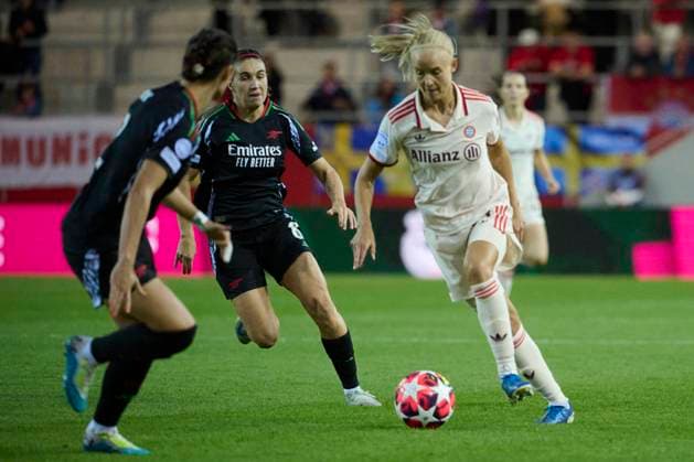 2024 25 UEFA Women™s Champions League FC Bayern Munich Women vs Arsenal WFC, Croup C, Matchday 1, Season 2024 2025, FC Bayern Munich Women vs Arsenal WFC, GER, 2024 10 09, FC Bayern Campus Munich, CALDENTEY Mariona Arsenal WFC 08 , HARDER Pernille FC Bayern Munich 21 , sportworld Munich FC Bayern Campus Bayern Germany