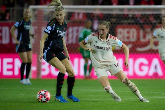 2024 25 UEFA Women™s Champions League FC Bayern Munich Women vs Arsenal WFC, Croup C, Matchday 1, Season 2024 2025, FC Bayern Munich Women vs Arsenal WFC, GER, 2024 10 09, FC Bayern Campus Munich, LOHMANN Sydney FC Bayern Munich 12 , WILLIAMSON Leah Arsenal WFC 06 , sportworld Munich FC Bayern Campus Bayern Germany