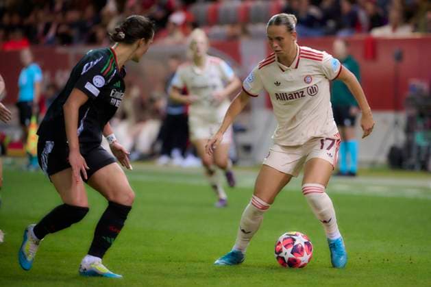 2024 25 UEFA Women™s Champions League FC Bayern Munich Women vs Arsenal WFC, Croup C, Matchday 1, Season 2024 2025, FC Bayern Munich Women vs Arsenal WFC, GER, 2024 10 09, FC Bayern Campus Munich, BÜHL Klara FC Bayern Munich 17 , FOX Emily Arsenal WFC 02 , sportworld Munich FC Bayern Campus Bayern Germany