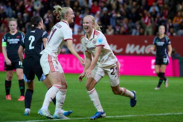 2024 25 UEFA Women™s Champions League FC Bayern Munich Women vs Arsenal WFC, Croup C, Matchday 1, Season 2024 2025, FC Bayern Munich Women vs Arsenal WFC, GER, 2024 10 09, FC Bayern Campus Munich, SCHÜLLER Lea FC Bayern Munich 11 , HARDER Pernille FC Bayern Munich 21 , sportworld Munich FC Bayern Campus Bayern Germany