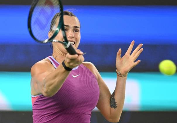 (241010) -- WUHAN, Oct. 10, 2024 -- Aryna Sabalenka hits a return during the women s singles round of 16 match between Aryna Sabalenka of Belarus and Yulia Putintseva of Kazakhstan at the 2024 Wuhan Open tennis tournament in Wuhan, capital of central China s Hubei Province, Oct. 10, 2024. ) (SP)CHINA-WUHAN-TENNIS-WUHAN OPEN-WOMEN S SINGLES (CN) ChengxMin 