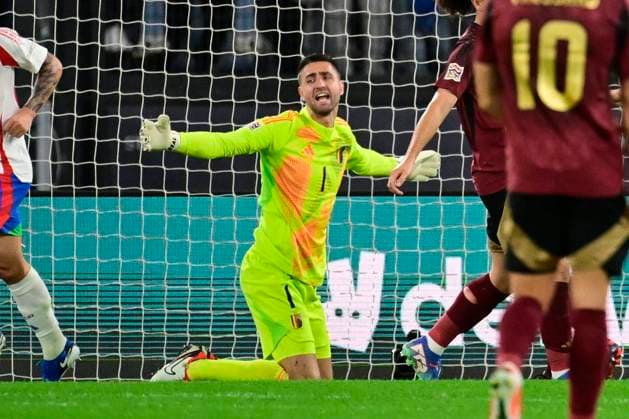 Italy v Belgium - UEFA Nations League 10 10 2024 ROME, ITALY - OCTOBER 10 : Belgian players with Casteels Koen goalkeeper of Belgium look dejected after Retegui Mateo forward of Italy scores a goal during the 2024 - 2025 UEFA Nations League - League phase League A Group A2 match between Italy and Belgium at the Stadio Olympico on October 10, 2024 in Rome, Italy, 10 10 2024 Rome Italy  Copyright: xPeterxDexVoechtx