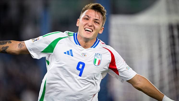 Sport Bilder des Tages Italy v Belgium - UEFA Nations League 10 10 2024 ROME, ITALY - OCTOBER 10 : Retegui Mateo forward of Italy celebrates after scoring a goal to make it 2-0 during the 2024 - 2025 UEFA Nations League - League phase League A Group A2 match between Italy and Belgium at the Stadio Olympico on October 10, 2024 in Rome, Italy, 10 10 2024  Copyright: xNicoxVereeckenx