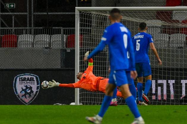18 Omri Glazer (Israel) saves the ball during the UEFA Nations League match between Israel vs. France on 10th October 2024 at the Bozsik Arena stadium in Budapest, Hungary  Copyright: xVincenzoxOrlando IPAxSportx xipax xx IPA_50504377 IPA_Agency_IPA50504377
