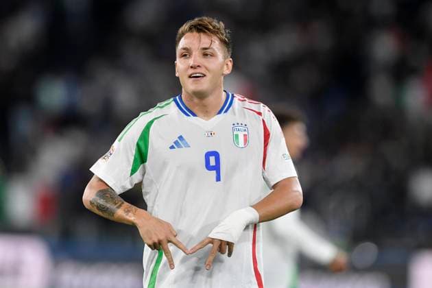 Mateo Retegui of Italy celebrates after scoring the goal of 2-0 during the UEFA Nations League football match between Italy and Belgium at Olimpico stadium in Rome (Italy), October 10, 2024. antoniettaxbaldassarre