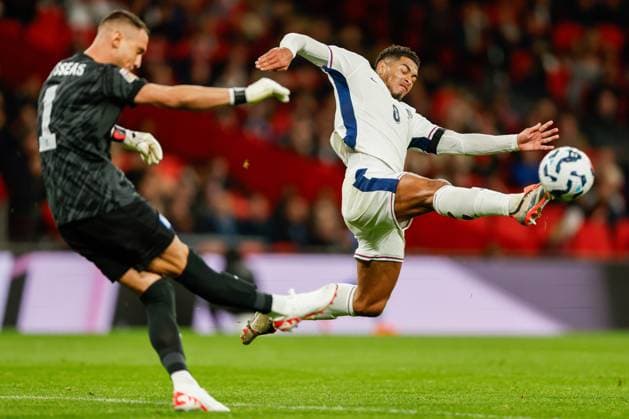 Jude Bellingham of England pressuring the goalkeeper Odysseas Vlachodimos of Greece during the UEFA Nations League match England v Greece, Football, UEFA Nations League, Wembley Stadium, Wembley, London, UK - 10 10 2024 Editorial use only  Copyright: xMATTHEWxIMPEY Shutterstockx 14774495au