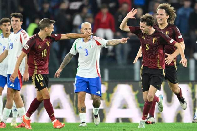 Italy v Belgium - UEFA Nations League 10 10 2024 ROME, ITALY - OCTOBER 10 : De Cuyper Maxim midfielder of Belgium celebrates with Trossard Leandro forward of Belgium after scoring the 2-1 goal during the 2024 - 2025 UEFA Nations League - League phase League A Group A2 match between Italy and Belgium at the Stadio Olympico on October 10, 2024 in Rome, Italy, 10 10 2024 Rome Italy  Copyright: xNicoxVereeckenx