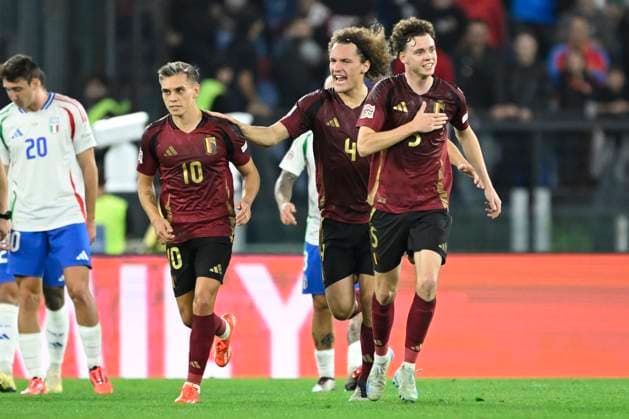 Italy v Belgium - UEFA Nations League 10 10 2024 ROME, ITALY - OCTOBER 10 : De Cuyper Maxim midfielder of Belgium celebrates with Trossard Leandro forward of Belgium after scoring the 2-1 goal during the 2024 - 2025 UEFA Nations League - League phase League A Group A2 match between Italy and Belgium at the Stadio Olympico on October 10, 2024 in Rome, Italy, 10 10 2024 Rome Italy  Copyright: xNicoxVereeckenx