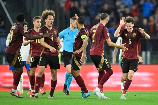 Italy v Belgium - UEFA Nations League 10 10 2024 ROME, ITALY - OCTOBER 10 : De Cuyper Maxim midfielder of Belgium celebrates with the team of Belgium after scoring the 2-1 goal during the 2024 - 2025 UEFA Nations League - League phase League A Group A2 match between Italy and Belgium at the Stadio Olympico on October 10, 2024 in Rome, Italy, 10 10 2024 Rome Italy  Copyright: xNicoxVereeckenx