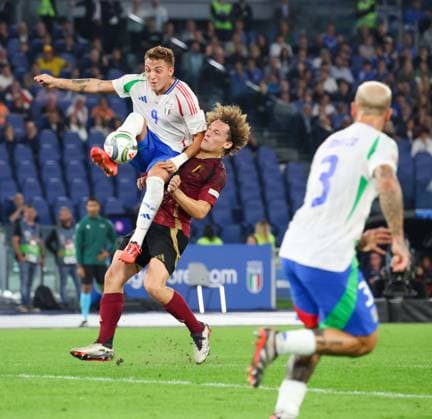 National League Football Match Italy - Belgium 2024 25 During the first match of National League 10 10 2024 Football match between Italy vs Belgium at the Stadio Olimpico in Rome In picture: Mateo Retegui of Italy ROMA Stadio Olimpico Roma Italia Copyright: xFABIOxSASSOxFabioxSassox Lazio Nizza2024_10_10Fabio Sasso0071