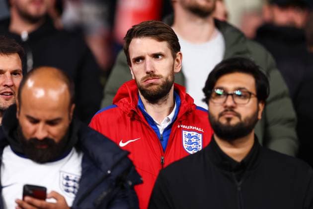 England gegen Griechenland 10. Oktober 2024, London UEFA Nations League England gegen Griechenland Ein Gareth-Southgate-Gleichgesinnter reagiert Foto Jacques Feeney Abseits London UK  Copyright: xJacquesxFeeneyx xOffsidexOffside
