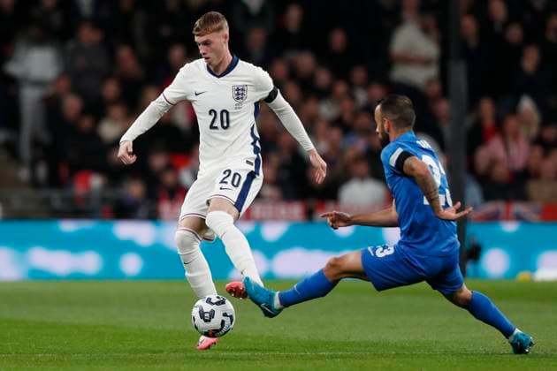 England v Greece UEFA Nations League Cole Palmer of England and Manolis Siopis of Greece in action during the UEFA Nations League Group F match at Wembley Stadium, London UK Newspapers OUT Copyright: xPaulxChestertonx FIL-20749-0176