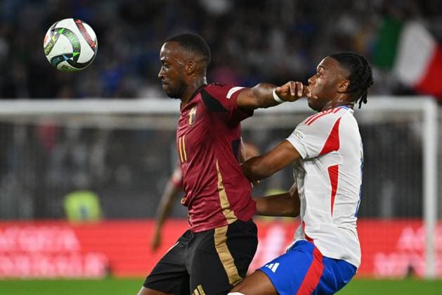 October 10, 2024, Rome, Milan, Italy: Dodi Lukebakio (BEL) and Destiny Udogie (ITA) during the UEFA National League Matchday 3 match between Italy and Belgium at the Olympic Stadium on October 10, 2024 in Rome, Italy. CALCIO - UEFA Nations League - Italy vs Belgium  - ZUMAs349 20241010_zsa_s349_321 Copyright: xDomenicoxCippitelli IpaxSportx