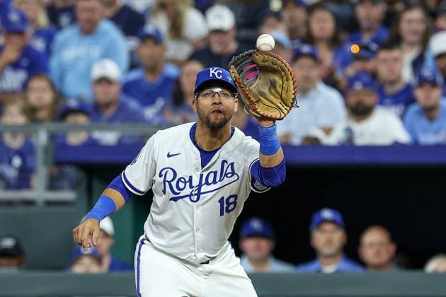 MLB, Baseball Herren, USA 2024: ALDS Yankees vs Royals OCT 10 October 10, 2024: Kansas City Royals first baseman Yuli Gurriel (18) makes the catch from Kansas City Royals relief pitcher Angel Zerpa (61), not shown, for the out on New York Yankees left fielder Alex Verdugo (24), not shown, during the seventh inning of game 4 of the American League Division Series at Kauffman Stadium in Kansas City, MO. David Smith CSM (Credit Image: Â David Smith Cal Media) Kansas City Mo United States of America EDITORIAL USE ONLY Copyright: xx ZUMA-20241010_zma_c04_026.jpg DavidxSmithx csmphotothree304969