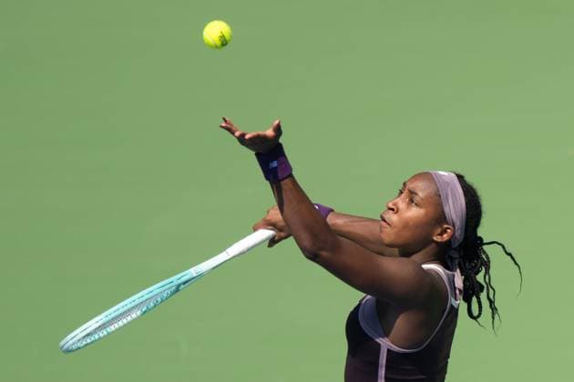 (241011) -- WUHAN, Oct. 11, 2024 -- Coco Gauff of the United States serves during the women s singles quarterfinal match against Magda Linette of Poland at the 2024 Wuhan Open tennis tournament in Wuhan, capital of central China s Hubei Province, Oct. 11, 2024. ) (SP)CHINA-WUHAN-TENNIS-WUHAN OPEN-WOMEN S SINGLES (CN) XiaoxYijiu 