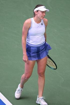 (241011) -- WUHAN, Oct. 11, 2024 -- Ekaterina Alexandrova reacts during the women s singles quarterfinal between Wang Xinyu of China and Ekaterina Alexandrova of Russia at the 2024 Wuhan Open tennis tournament in Wuhan, capital of central China s Hubei Province, Oct. 11, 2024. ) (SP)CHINA-WUHAN-TENNIS-WUHAN OPEN-WOMEN S SINGLES (CN) DuxZixuan 