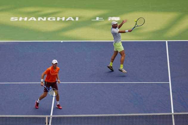 SHANGHAI, CHINA - OCTOBER 11: Santiago Gonzalez of Mexico and Edouard Roger-Vasselin of France compete in the Men s Doubles Semifinal match against Wesley Koolhof of Netherlands and Nikola Mektic of Croatia on day 12 of 2024 Shanghai Rolex Masters at Qi Zhong Tennis Centre on October 11, 2024 in Shanghai, China.  Copyright: xVCGx 111523201605
