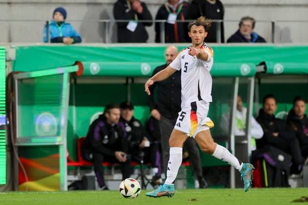Max Rosenfelder Germany controls the ball, UEFA European Under 21 Championship Qualifying Group D, Germany vs Bulgaria, Jahnstadion on October 11, 2024 in Regensburg, Germany Photo by Marco Steinbrenner DeFodi Images Max Rosenfelder Germany controls the ball, UEFA European Under 21 Championship Qualifying Group D, Germany vs Bulgaria, Jahnstadion, October 11, 2024 in Regensburg, Germany Photo by Marco Steinbrenner DeFodi Images not used in POL SRB CRO FRA GBR NED ITA USA Defodi 700 deutsch bul u21 20241011 048 Defodi-700 not used in POL SRB CRO FRA GBR NED ITA USA
