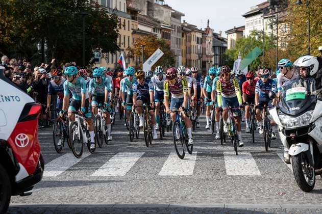 Start of the race with Remco Evenepoel and Tadej Pogacar during Giro di Lombardia, Street Cycling race in Bergamo, Italy, October 12 2024  Copyright: xSilviaxColombo IPAxSportx xipa-ax xx IPA_50545927 IPA_Agency_IPA50545927